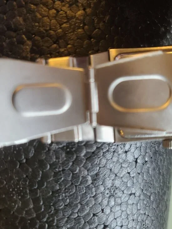 Men's Roots watch - Picture 3 of 4